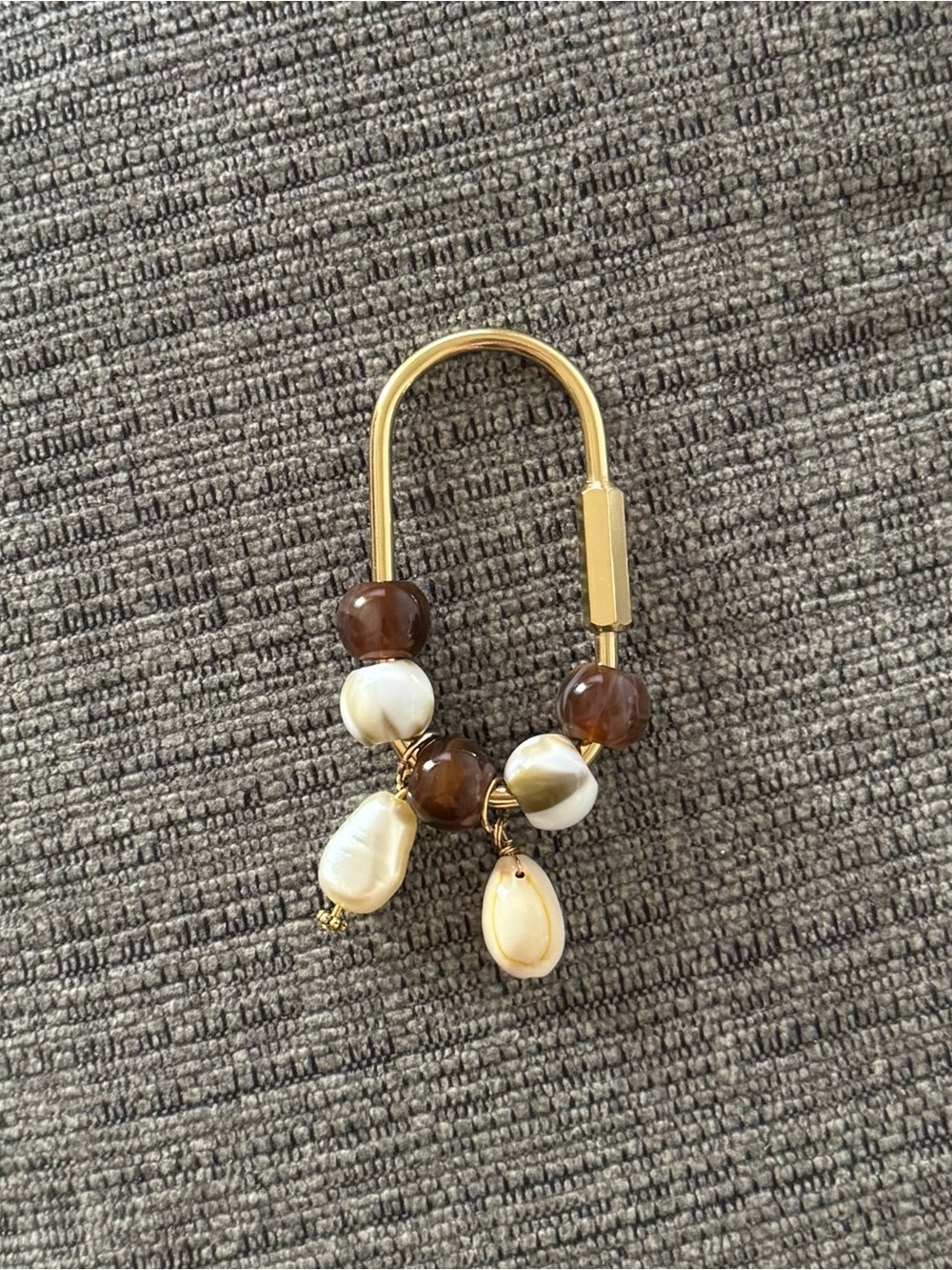 Viral Carabiner Beaded Bag Charm Keychain with real Seashell & Faux Pearl Charms - Picture 2 of 3
